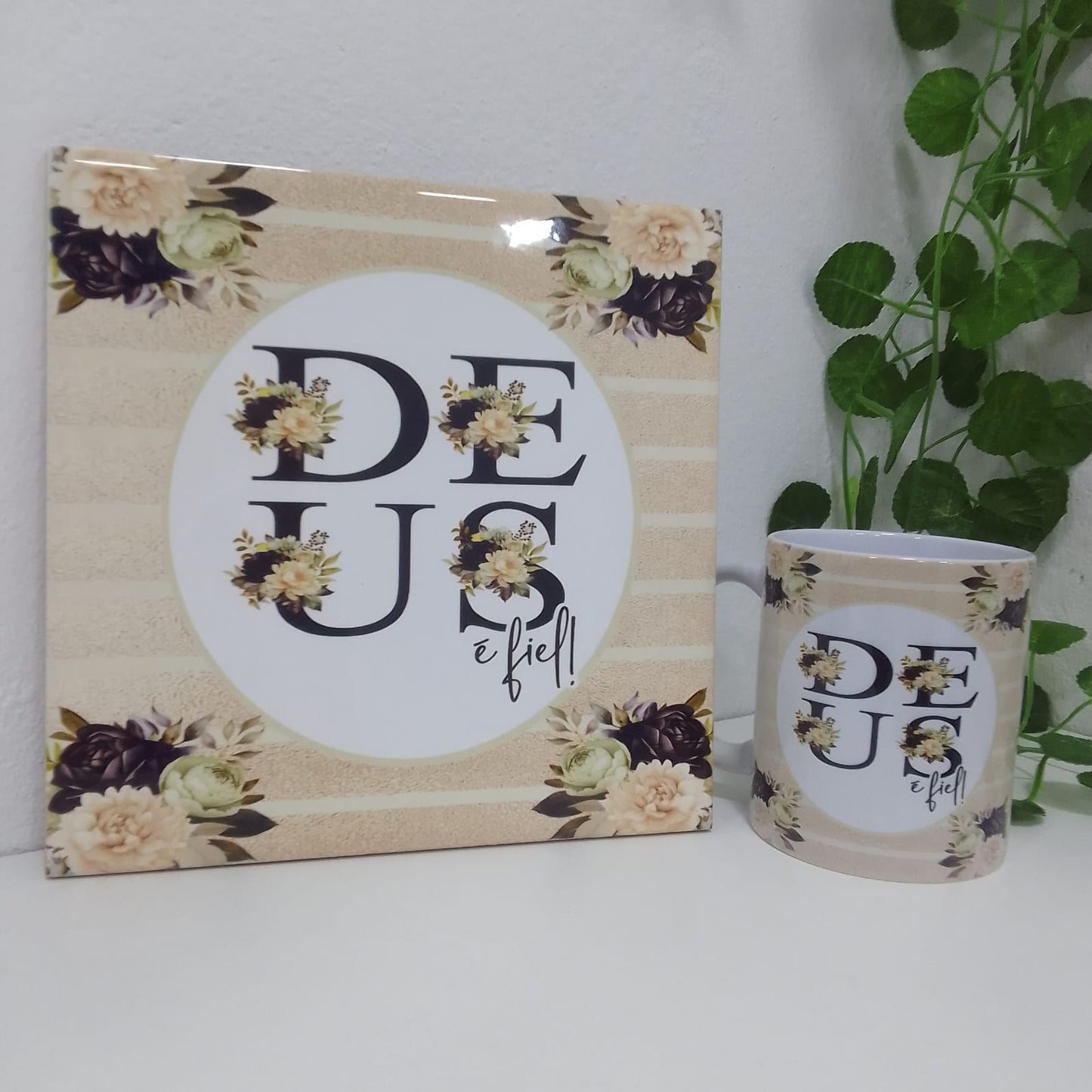 CONJUNTO CANECA + AZULEJO 20X20 PERSONALIZAVEL COM PEDESTAL